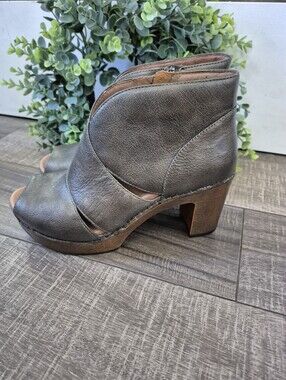 Dansko Delphina Open Toe Metallic Bronze Shoes Heels Womens Size EU 37 US 6.5/7